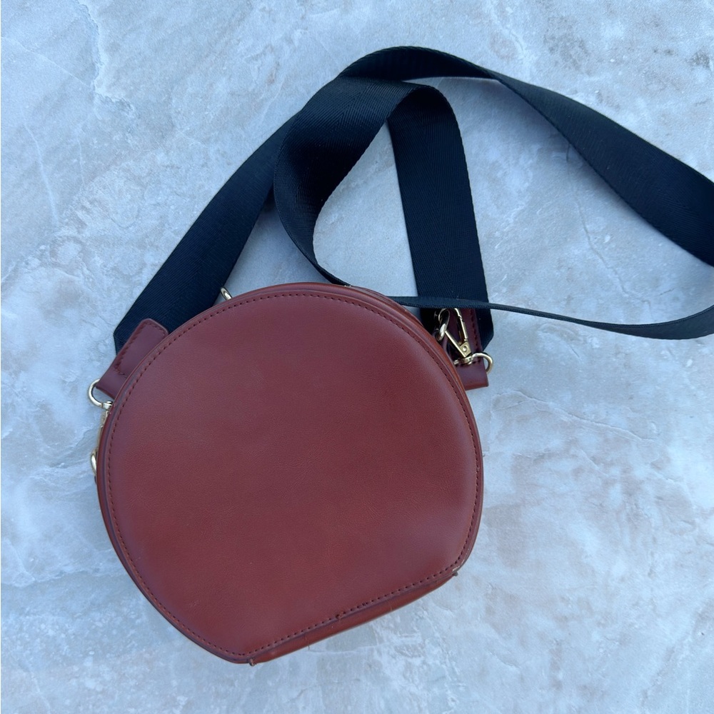 Round Cross body bag